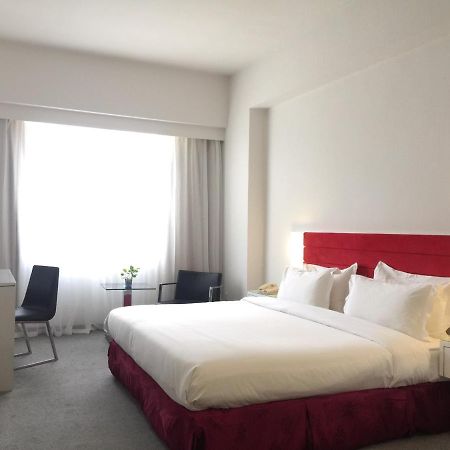 Borneo Royale Hotel Тавау Экстерьер фото