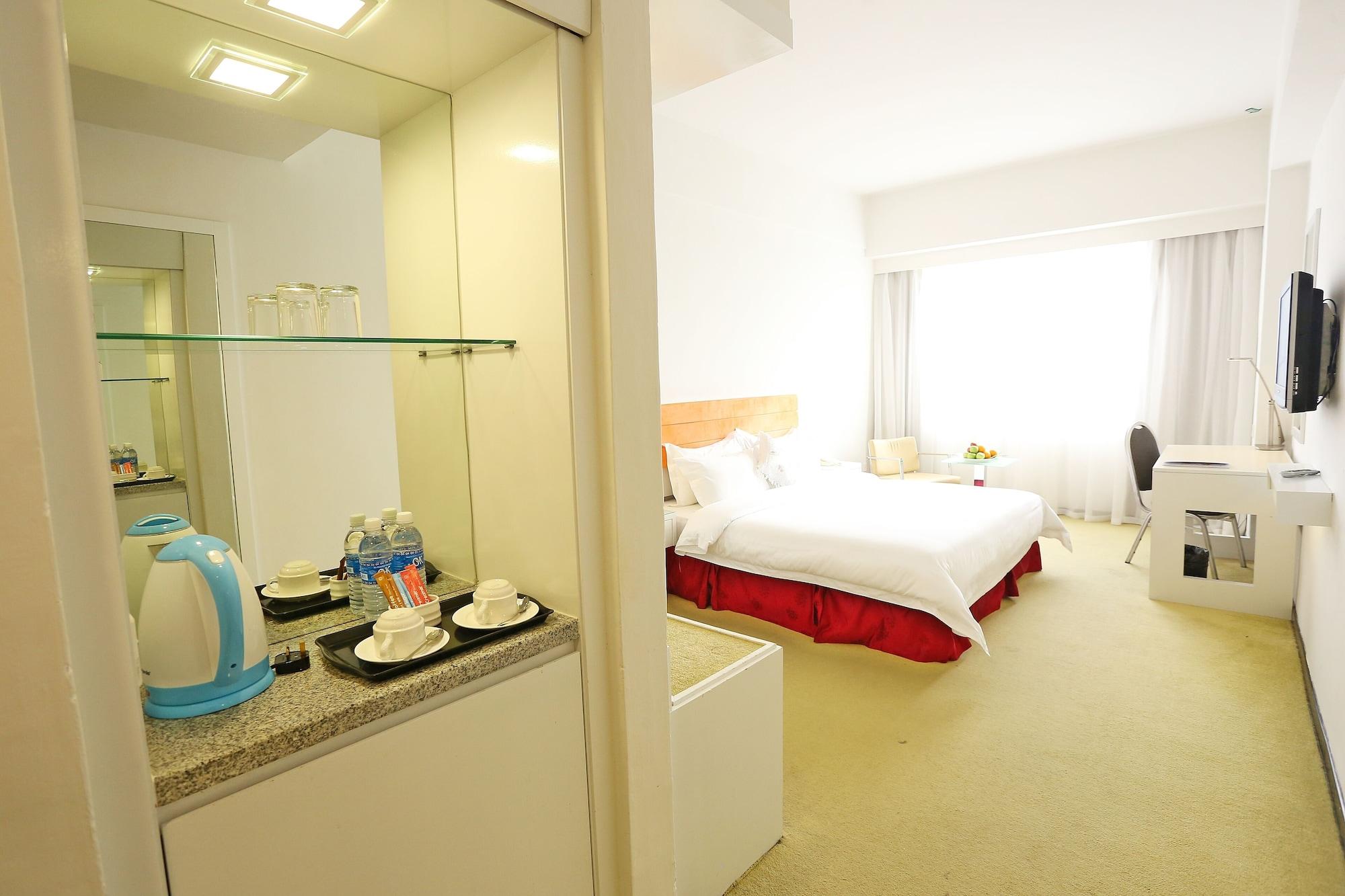 Borneo Royale Hotel Тавау Экстерьер фото