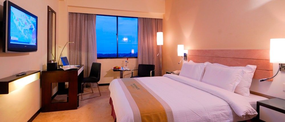 Borneo Royale Hotel Тавау Экстерьер фото